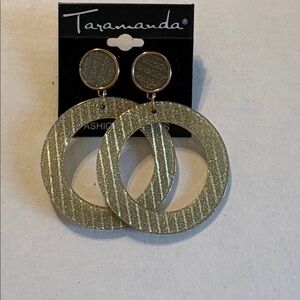 Taramanda Gold Hoop Earrings